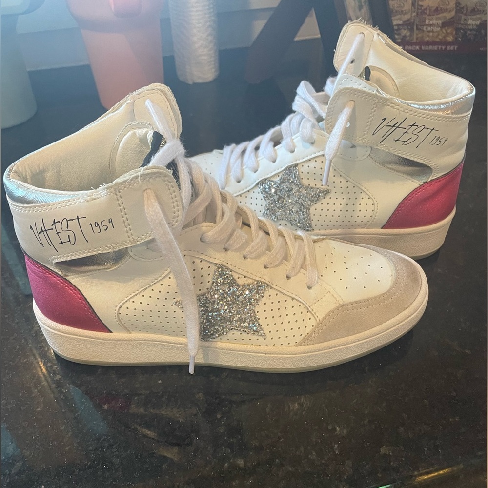 Vintage havana high top sneakers!